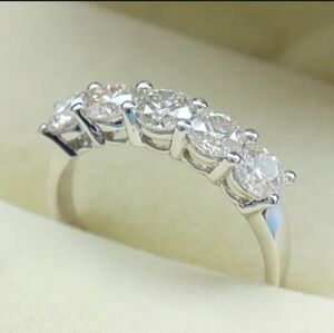 LOW START! 1.5 ct Moissainite Diamond sterling Silver Engagement Wedding Band